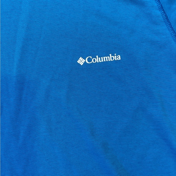 Columbia Long Sleeve Shirt Size Medium, pit to pit is 20, length is 25 - Picture 4 of 6